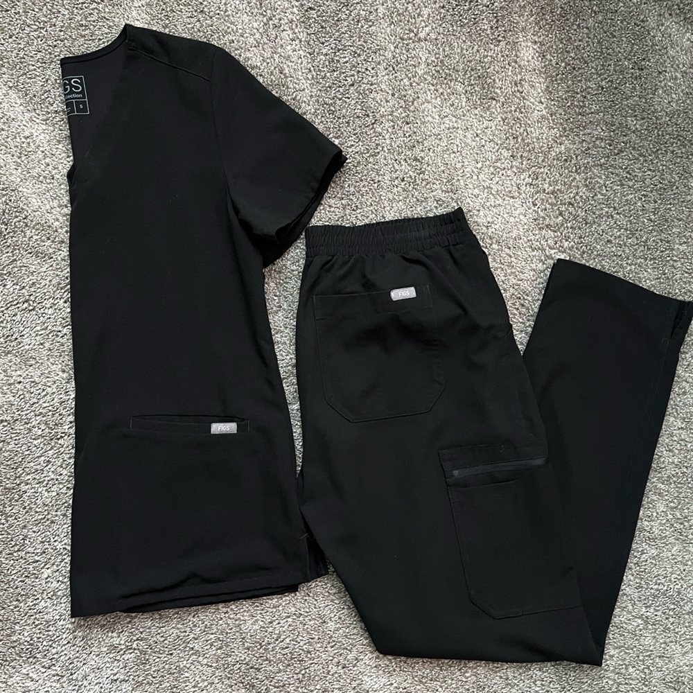 Figs Women's Black Scrub Set